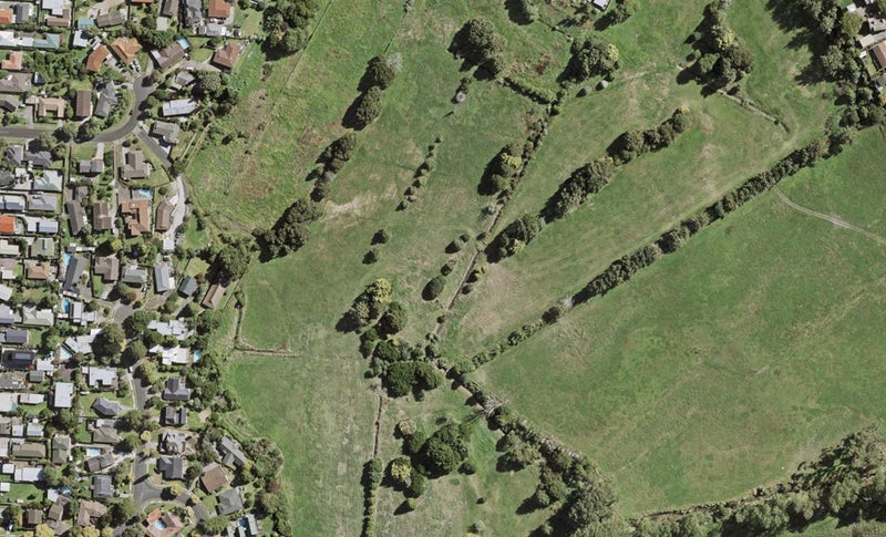 129 Otuwairoa Esplanade, Ōpaheke, Papakura - Carousel 1