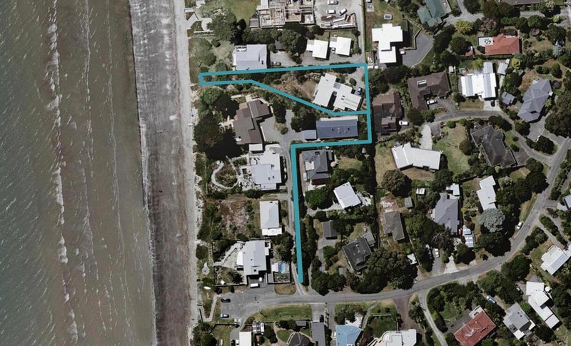 1 Kirkway, Raumati Beach, Paraparaumu - Carousel 1