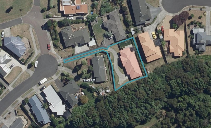 12 Pointon Glade, Grandview Heights, Hamilton - Carousel 1
