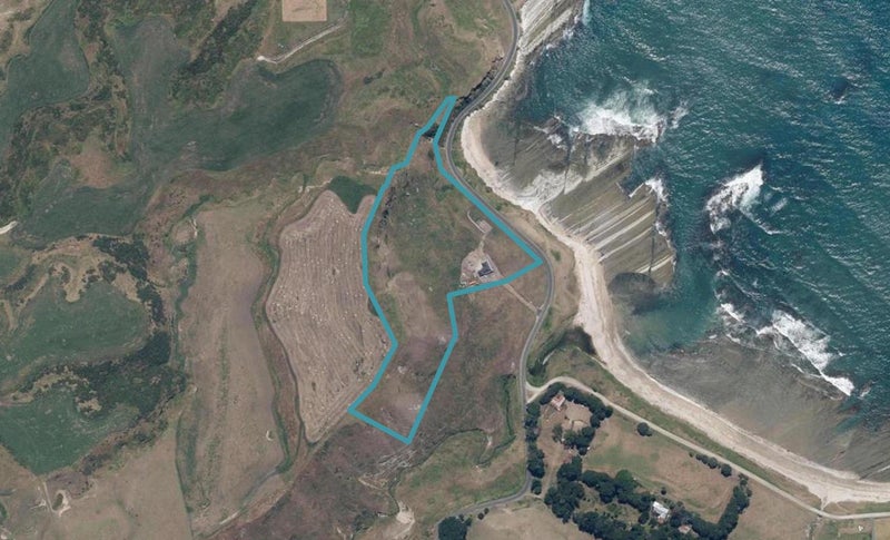 1012 Mahia East Coast Road, Māhia - Carousel 1