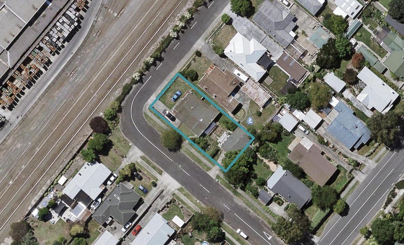 901 Heathcote Avenue, Mayfair, Hastings - Carousel 1