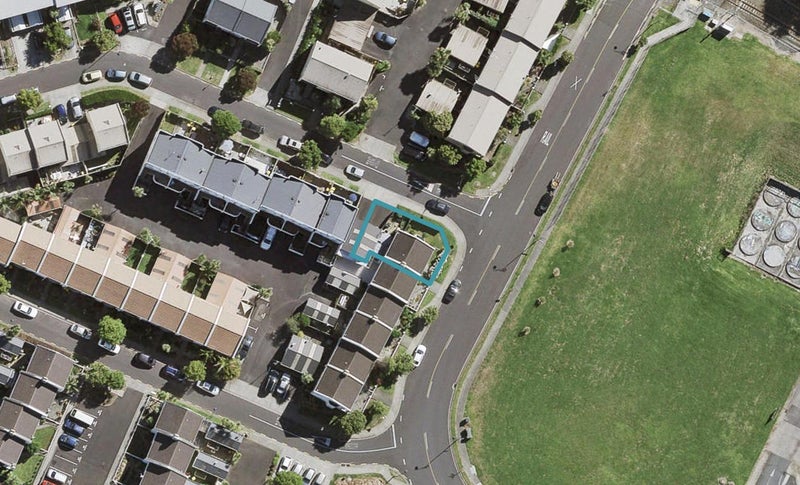 13 Mt Lebanon Lane, Henderson, Auckland - Carousel 1