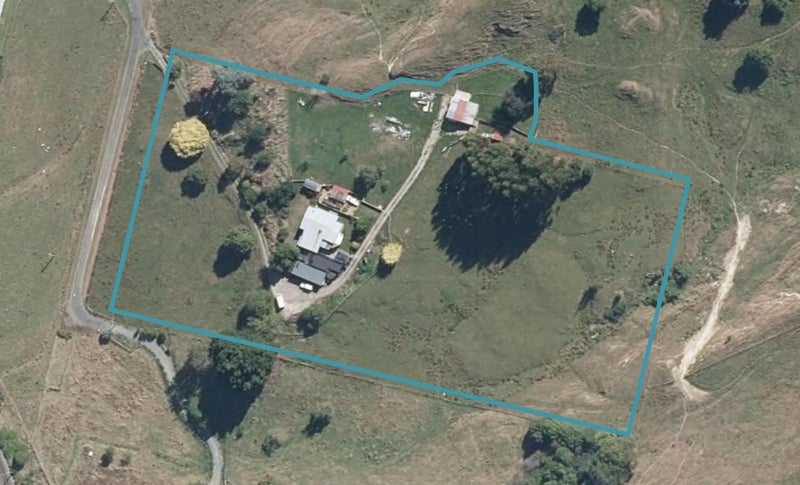 7 Gordon Terrace, Hunterville - Carousel 1