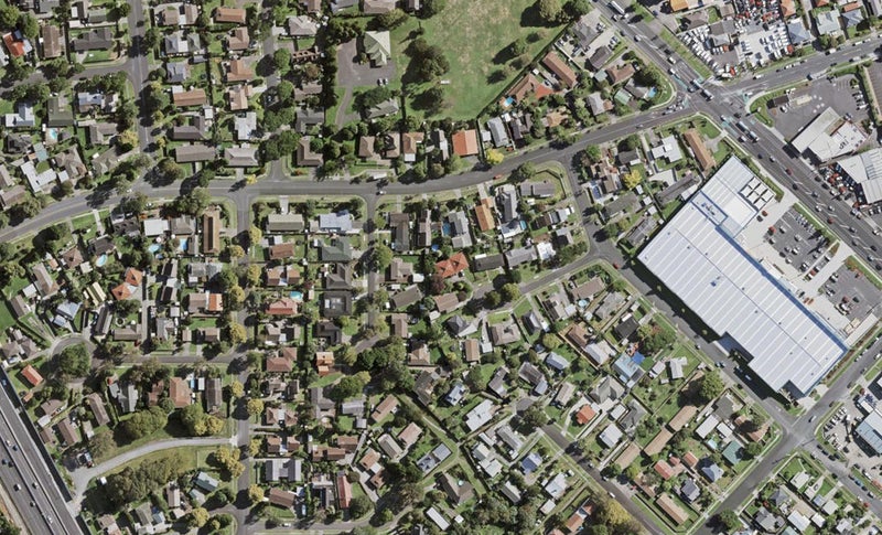 2/7 Kirrama Place, Conifer Grove, Takanini - Carousel 1