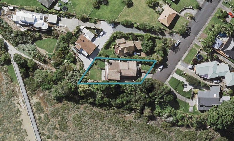 1/101 Eversleigh Road, Belmont, Auckland - Carousel 1