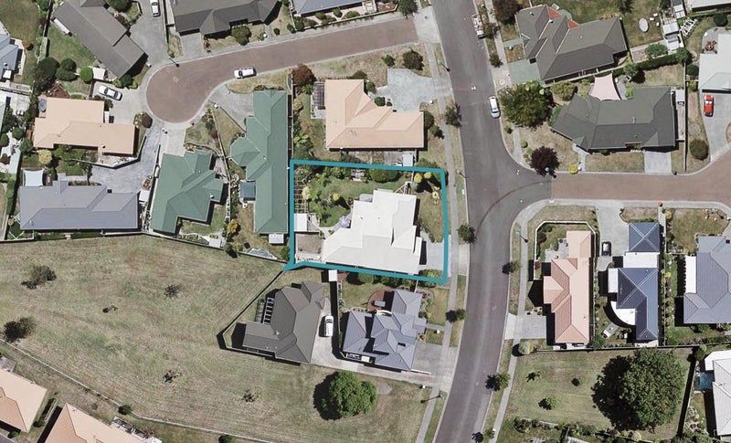 60 Kensington Drive, Taradale, Napier - Carousel 1