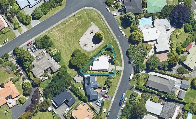 22A Grand Vue Road, Kawaha Point, Rotorua - Carousel 1