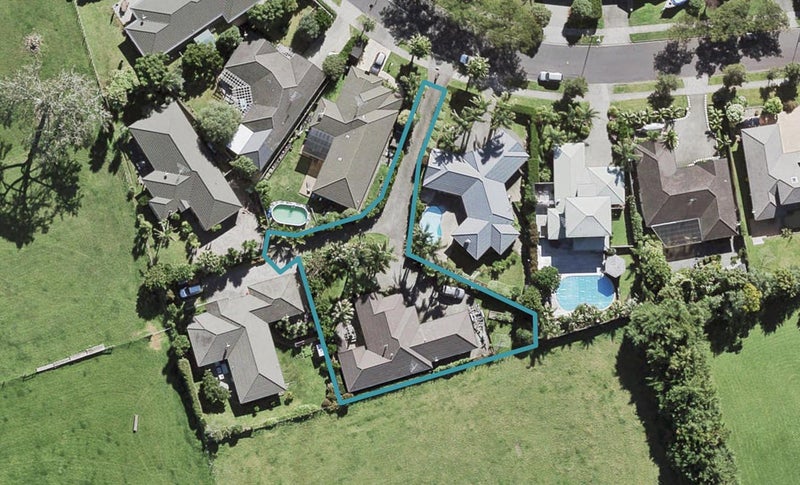 32 Te Wharau Drive, Greenhithe, Auckland - Carousel 1