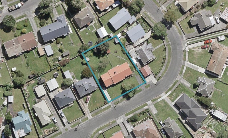 2/17 Hughes Crescent, Taita, Lower Hutt - Carousel 1