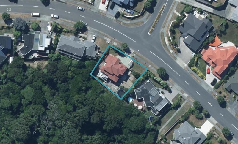 46 Joseph Banks Drive, Whitby, Porirua - Carousel 1