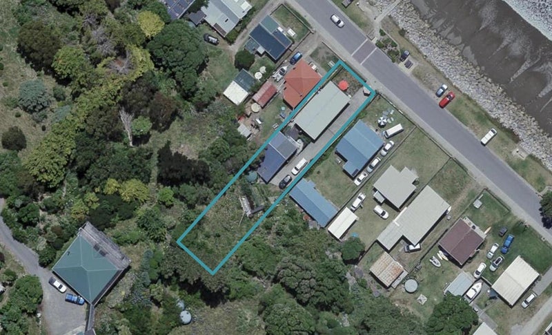 70 Jetty Road, Castlepoint - Carousel 1