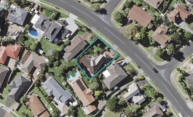 20 Lexington Drive, Botany Downs, Auckland - Carousel 1