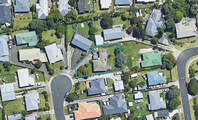 15 Bristol Avenue, Brookfield, Tauranga - Carousel 1