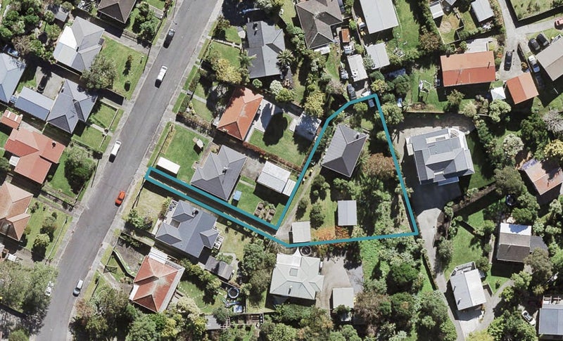 7 Japonica Drive, Beach Haven, Auckland - Carousel 1