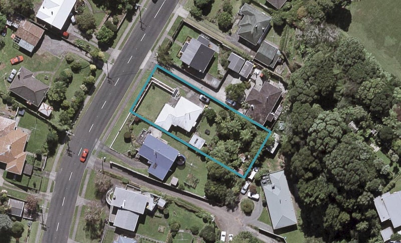 25 Awanui Street, Merrilands, New Plymouth - Carousel 1