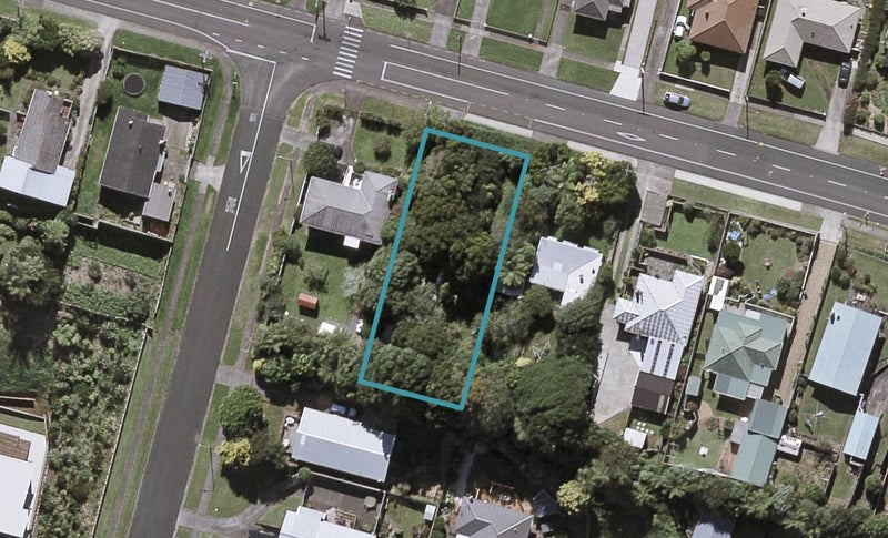 87 Omata Road, Marfell, New Plymouth - Carousel 1