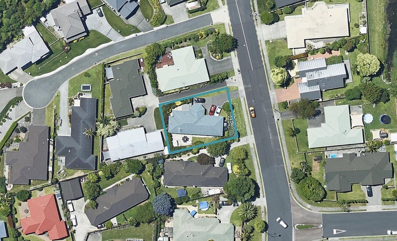 266 St Andrews Drive, Bethlehem, Tauranga - Carousel 1