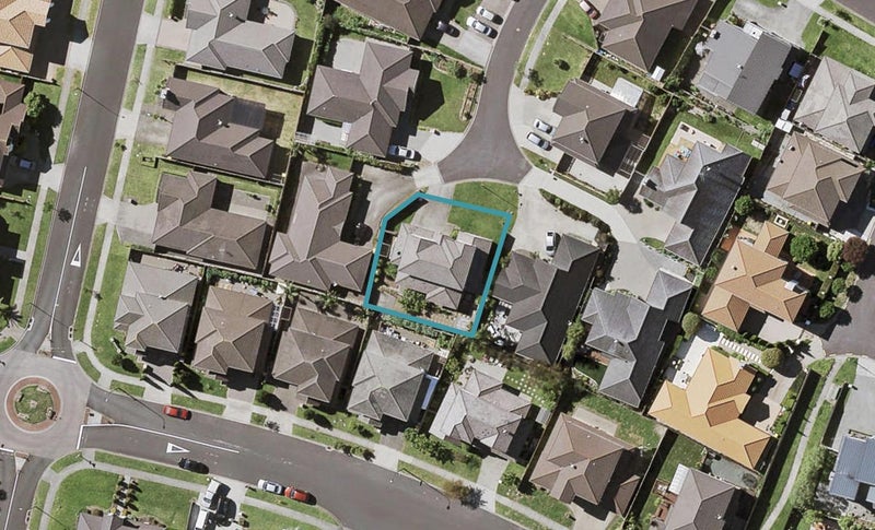 9 Deerfield Place, Flat Bush, Auckland - Carousel 1