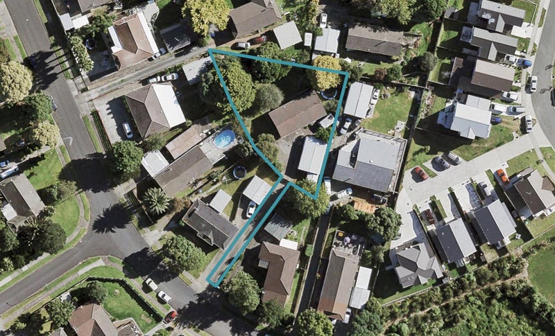 28 Becker Drive, Weymouth, Auckland - Carousel 1