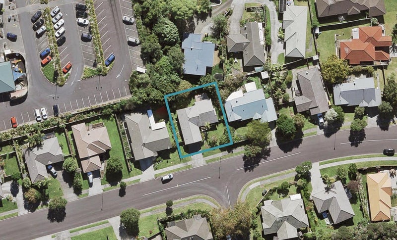 16 Rush Creek Drive, Westgate, Auckland - Carousel 1