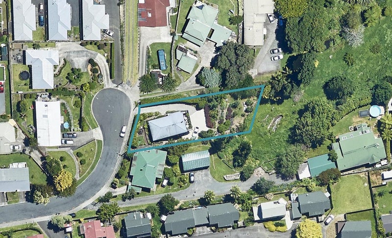 14 Russell Place, Brookfield, Tauranga - Carousel 1