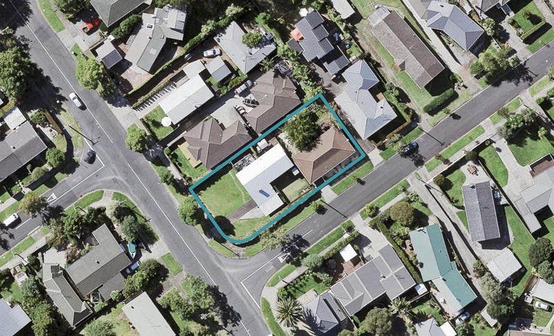 2 Esperance Road, Glendowie, Auckland - Carousel 1