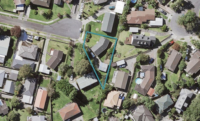 11 Janine Place, Bucklands Beach, Auckland - Carousel 1