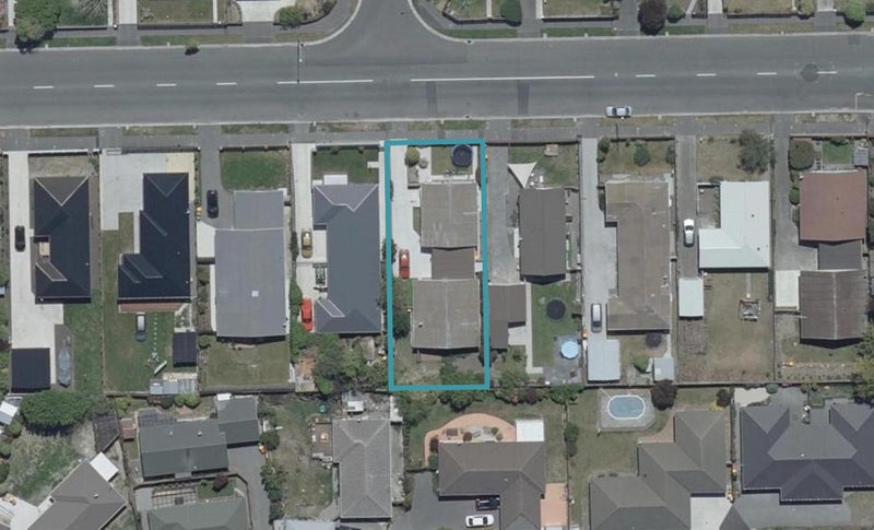 17B Queenspark Drive, Parklands, Christchurch - Carousel 1