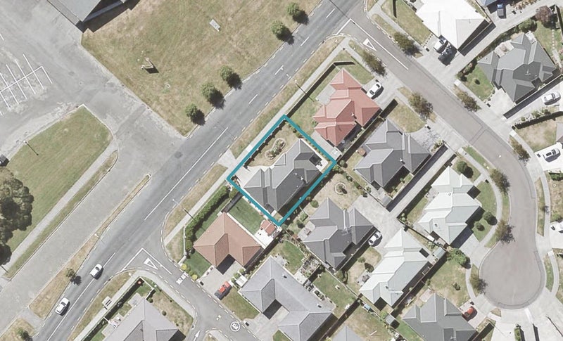 34 The Strand, Wainuiomata, Lower Hutt - Carousel 1