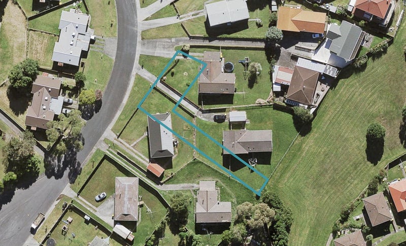 2 Hono Way, West Harbour, Auckland - Carousel 1