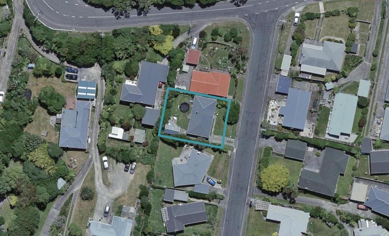 49 Cotswold Crescent, Newlands, Wellington - Carousel 1