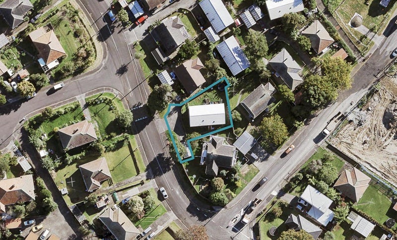 2/47 Herdman Street, Waterview, Auckland - Carousel 1