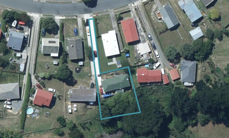 20 Arahura Crescent, Waitangirua, Porirua - Carousel 1