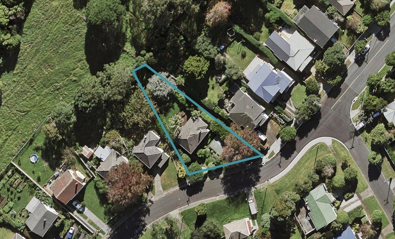 35 Mount Royal Avenue, Mount Albert, Auckland - Carousel 1