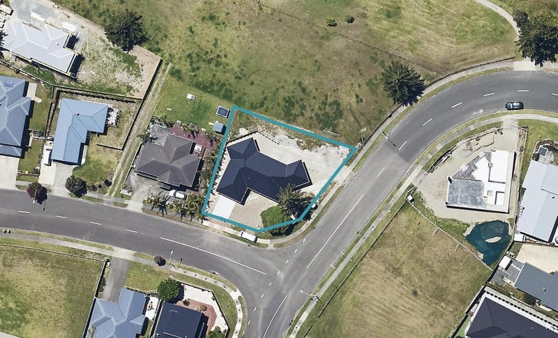 2 Fishermans Drive, Coastlands, Whakatane - Carousel 1