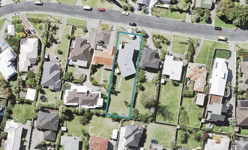 25 Braemar Road, Rothesay Bay, Auckland - Carousel 1