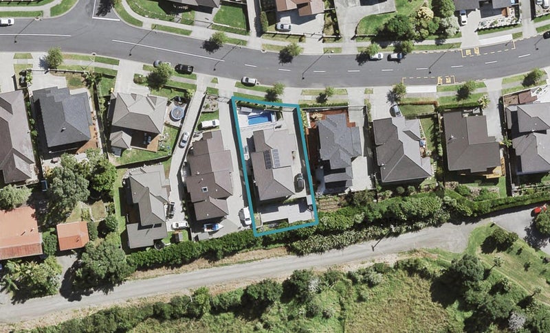 100 Lake Panorama Drive, Henderson Valley, Auckland - Carousel 1