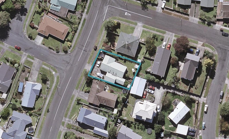 82 Heta Road, Highlands Park, New Plymouth - Carousel 1