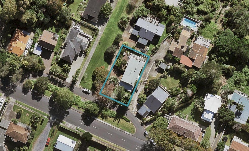 76 Exmouth Road, Northcote, Auckland - Carousel 1