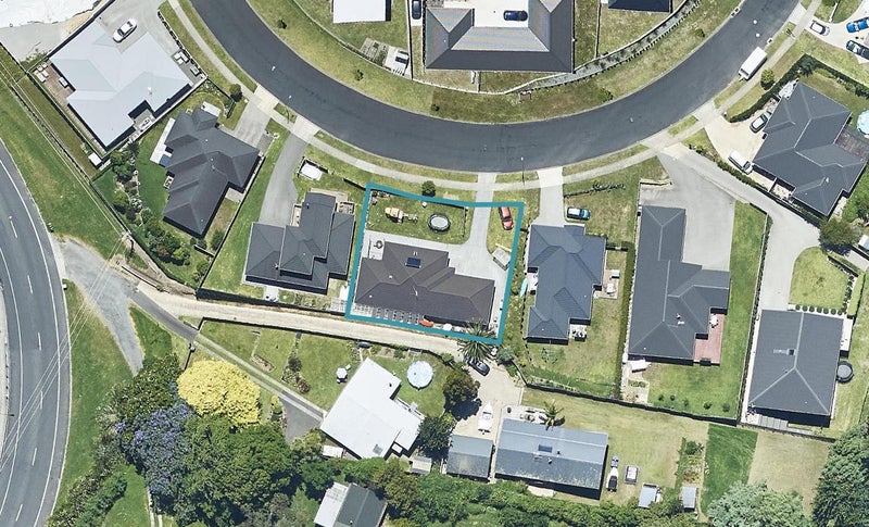 24 Utopia Park Heights, Welcome Bay, Tauranga - Carousel 1