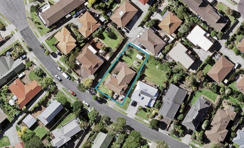 13 Venus Place, Half Moon Bay, Auckland - Carousel 1
