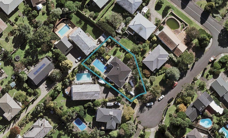 6 Kerrymaria Place, Hillcrest, Auckland - Carousel 1