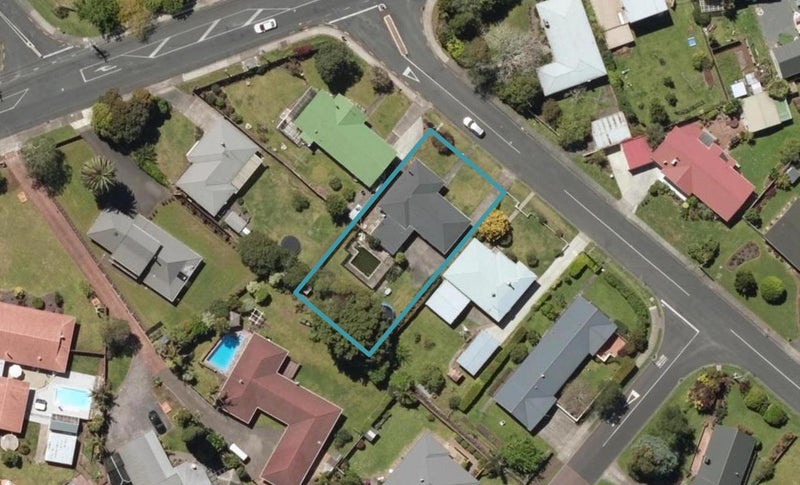 1 Te Puia Street, Kamo, Whangarei - Carousel 1