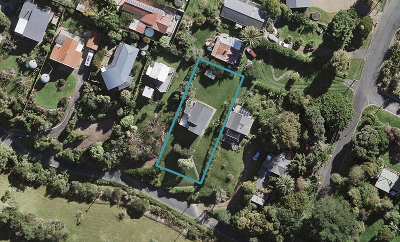 14 Kuaka Road, Oneroa, Waiheke Island - Carousel 1