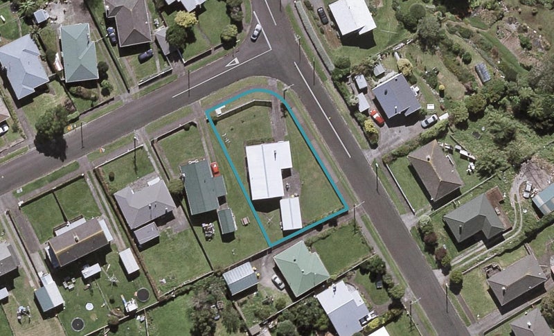 51 Banks Street, Marfell, New Plymouth - Carousel 1