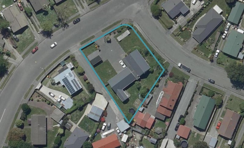 65 Pensacola Crescent, Broomfield, Christchurch - Carousel 1