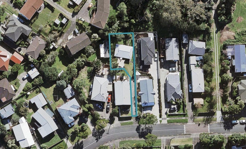 31A Peach Road, Glenfield, Auckland - Carousel 1