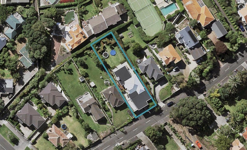 8 Paerimu Street, Orakei, Auckland - Carousel 1