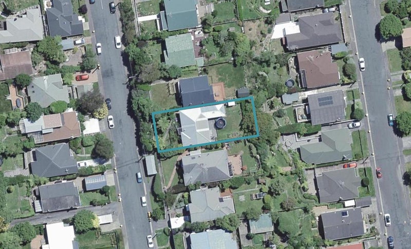19 Richmond Avenue, Karori, Wellington - Carousel 1