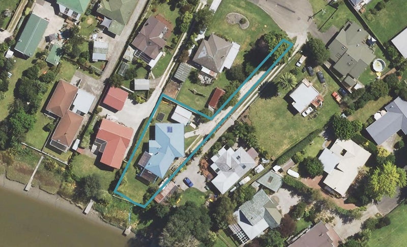 8 Oak Street, Mangapapa, Gisborne - Carousel 1
